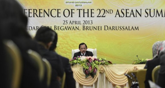 2013-04-25f22as_BRUNEI-ASEAN